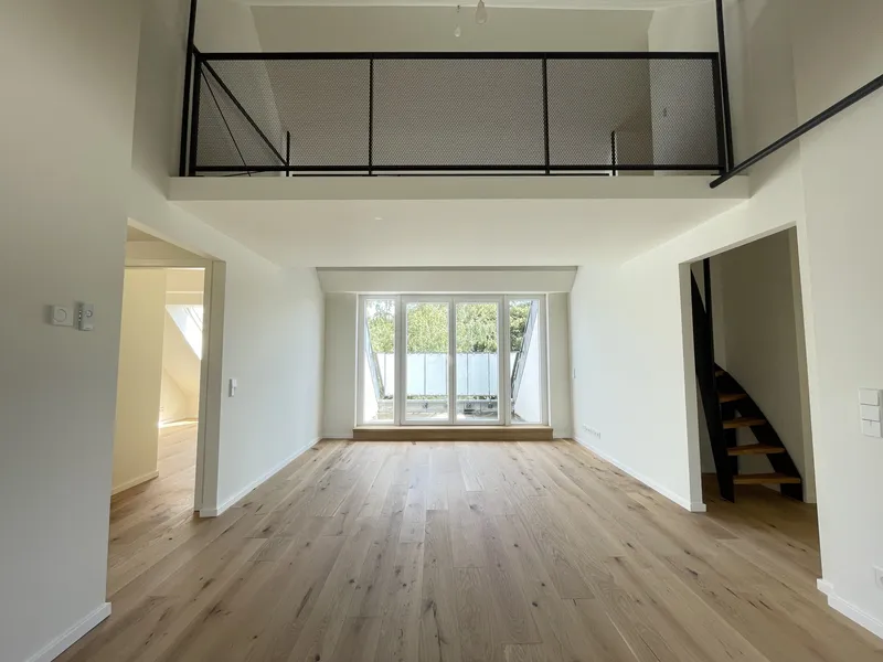 Dreizimmerwohnung mit Galerie, Dachterrasse und zwei Badezimmern — photo 1